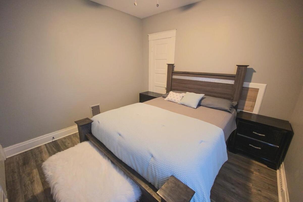 Large 6Br, 2 Bath In Niagara Falls Zewnętrze zdjęcie