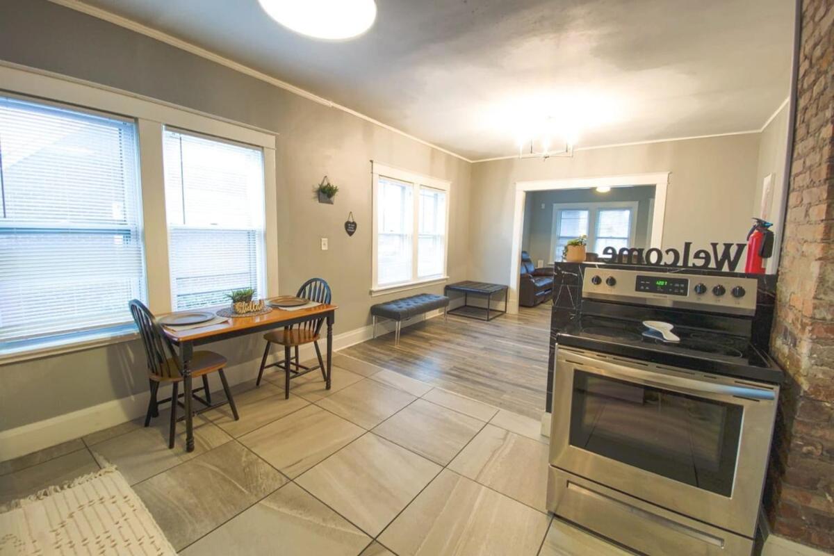 Large 6Br, 2 Bath In Niagara Falls Zewnętrze zdjęcie