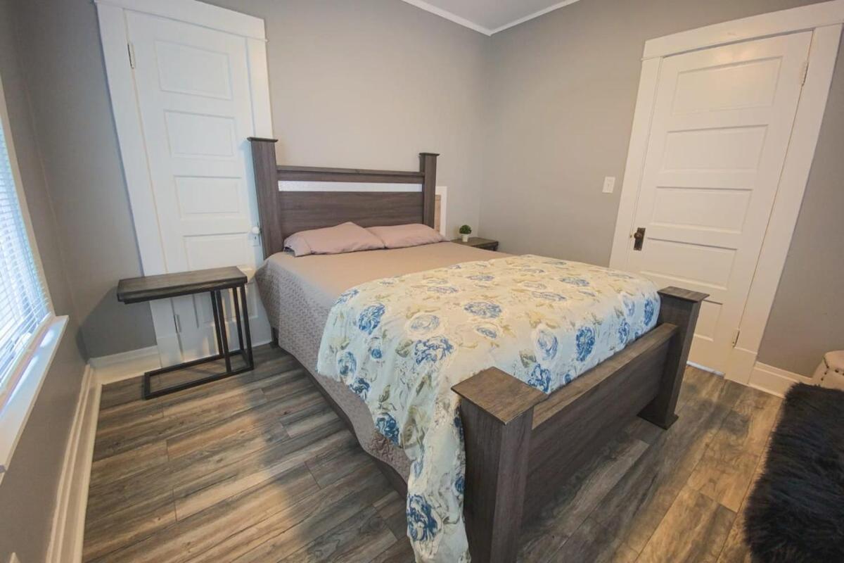 Large 6Br, 2 Bath In Niagara Falls Zewnętrze zdjęcie